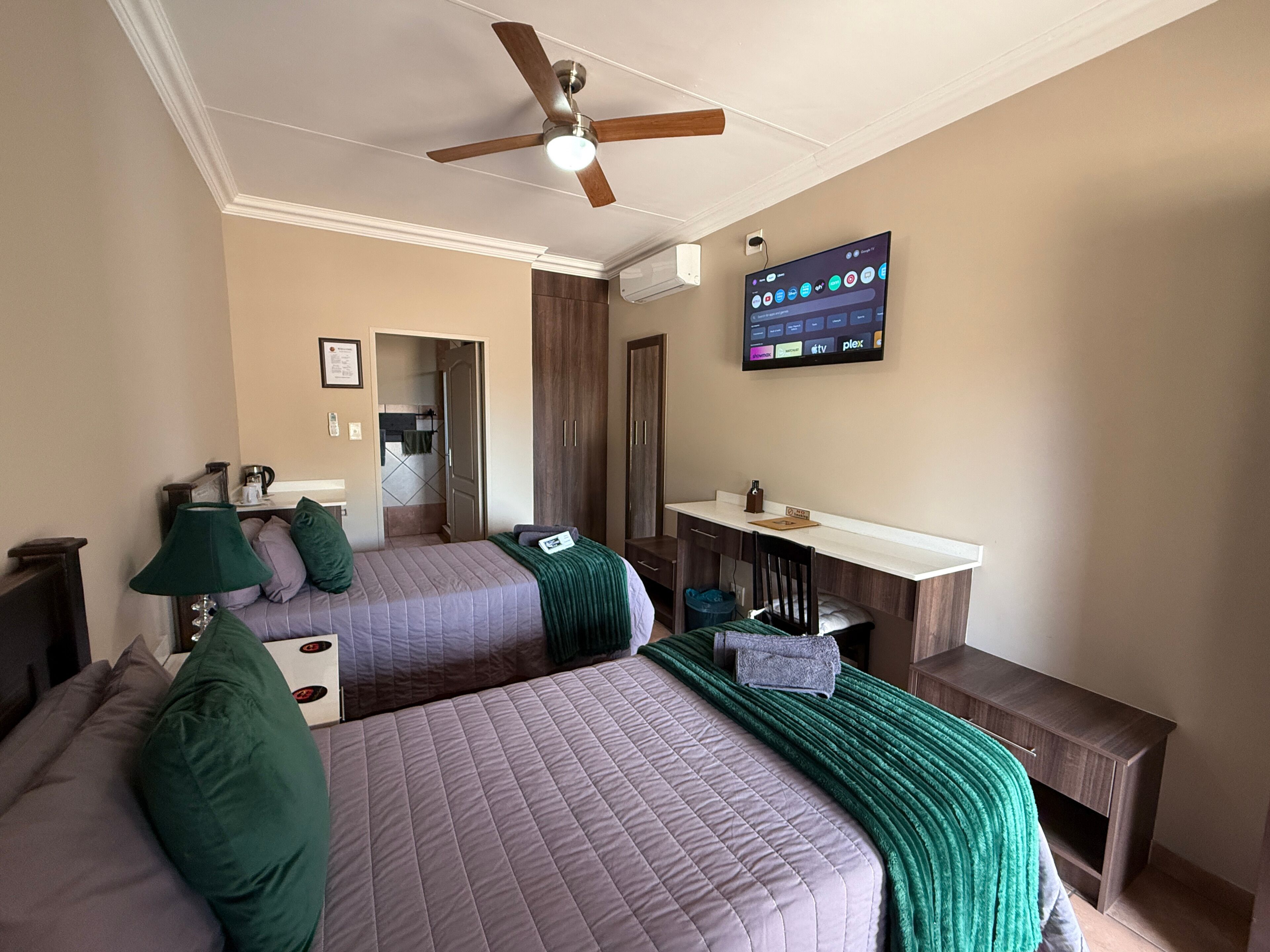 Chambre Confort avec lits jumeaux, vue jardin