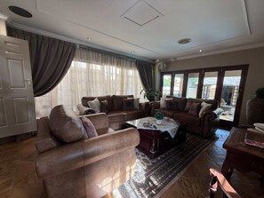Living area - The Orion Guest House (Middelburg)