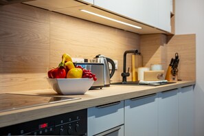 Refrigerador, horno, parrilla de estufa y lavavajillas 