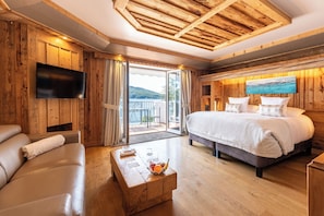 Estudio junior, balcón, vista al lago | Caja de seguridad en la habitación y insonorización