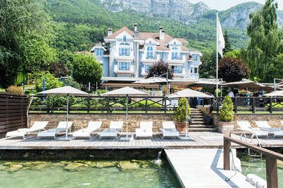 Hôtel La Maison Bleue