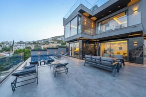 Outdoor dining - Villa Cihan (DIŞ KAPI: 6 A)