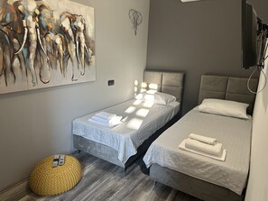 3 chambres, fer et planche à repasser, Wi-Fi gratuit, draps fournis