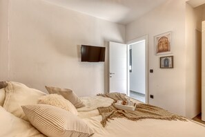 3 bedrooms, iron/ironing board, free WiFi, bed sheets - Villa Aurana ZadarVillas (Vrana)
