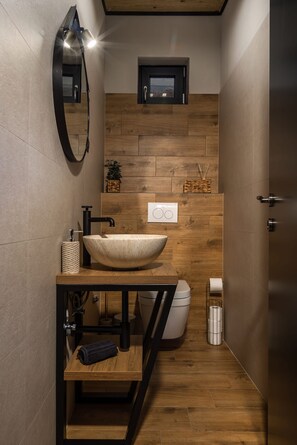 Shower, hair dryer, towels - Villa Aurana ZadarVillas (Vrana)
