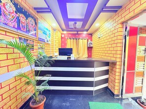 Lobby - Aadya Beach Resort (Brahmagiri)