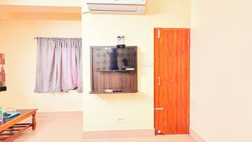 Deluxe Double Room | Desk, free WiFi