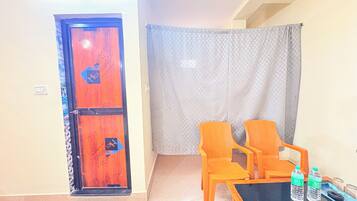 Double Room | Desk, free WiFi