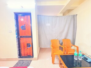 Double Room | Desk, free WiFi