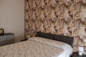 WiFi, bed sheets