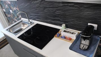 Micro-ondes, plaque de cuisson, lave-vaisselle