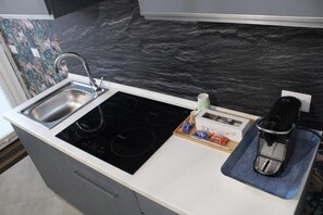 Micro-ondes, plaque de cuisson, lave-vaisselle