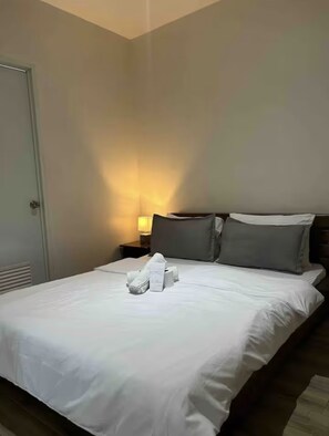 Individually decorated, individually furnished, free WiFi, bed sheets - Relaxing Resort Stay at Ashelma Resort (Dauis)