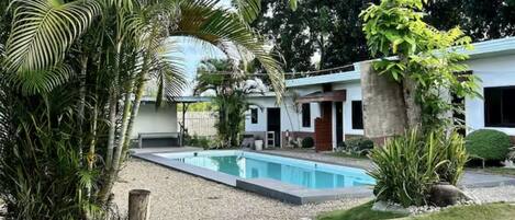 Alberca al aire libre