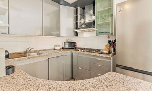 冷蔵庫、電子レンジ、食器洗い機