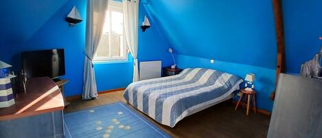 5 habitaciones, tabla de planchar con plancha y internet