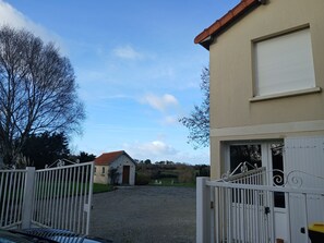 Property grounds - Comfortable house on the D-Day landing beaches (Aure sur Mer)