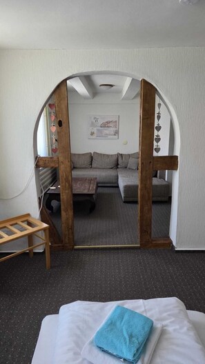 Basic Double Room, Balcony, Garden View | Laptop workspace, free cribs/infant beds, free WiFi, bed sheets - Hotel Pension Gelpkes Mühle (Bad Sachsa)