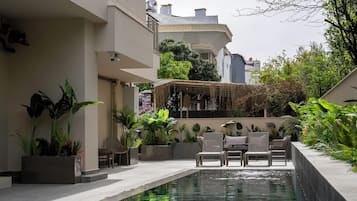 Seasonal outdoor pool