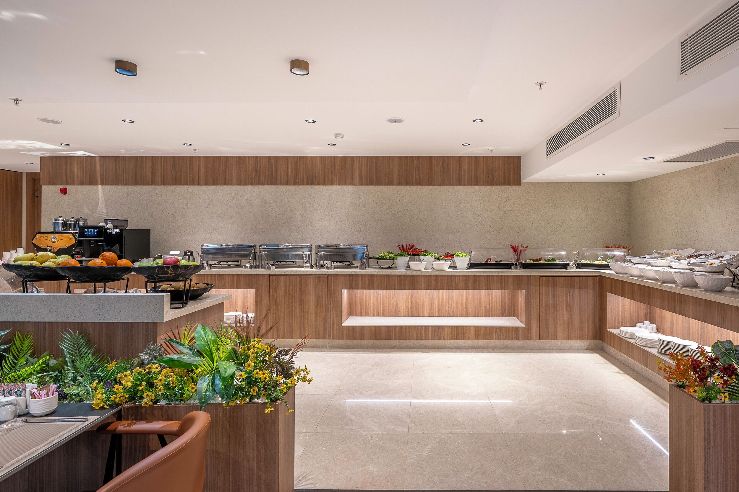 Free daily buffet breakfast 