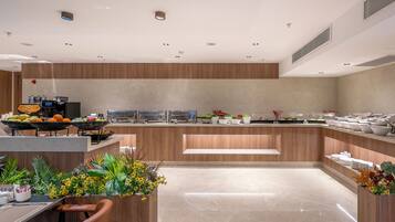 Free daily buffet breakfast