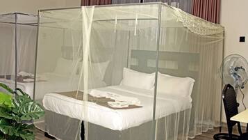 Family Double or Twin Room, Balcony, Courtyard View | Desk, laptop workspace, free WiFi