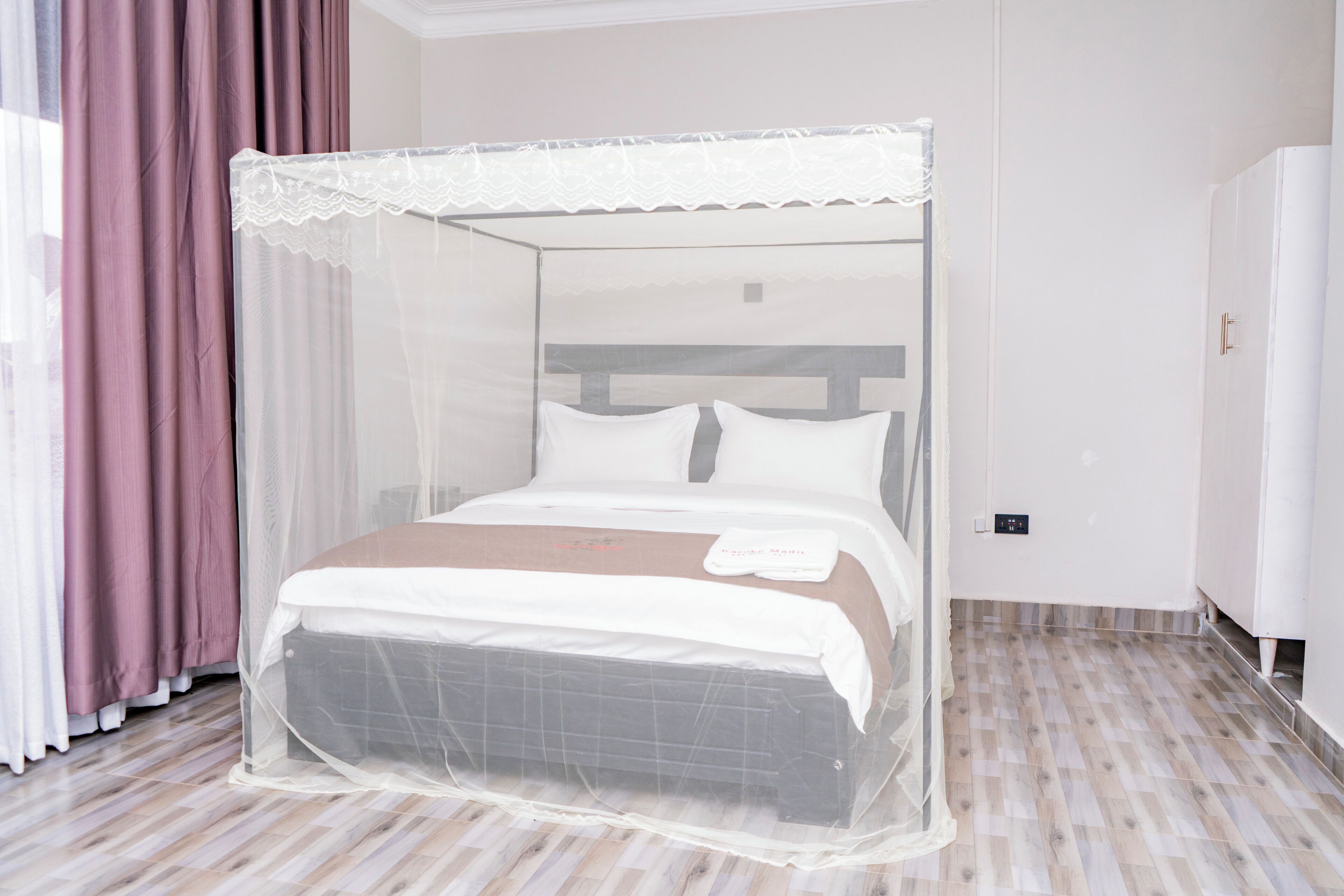 Desk, laptop workspace, free WiFi