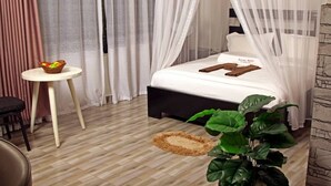 ห้องดีลักซ์ดับเบิล, ระเบียง | โต๊ะทำงาน, พื้นที่ทำงานแบบใช้แล็ปท็อป, Wi-Fi ฟรี