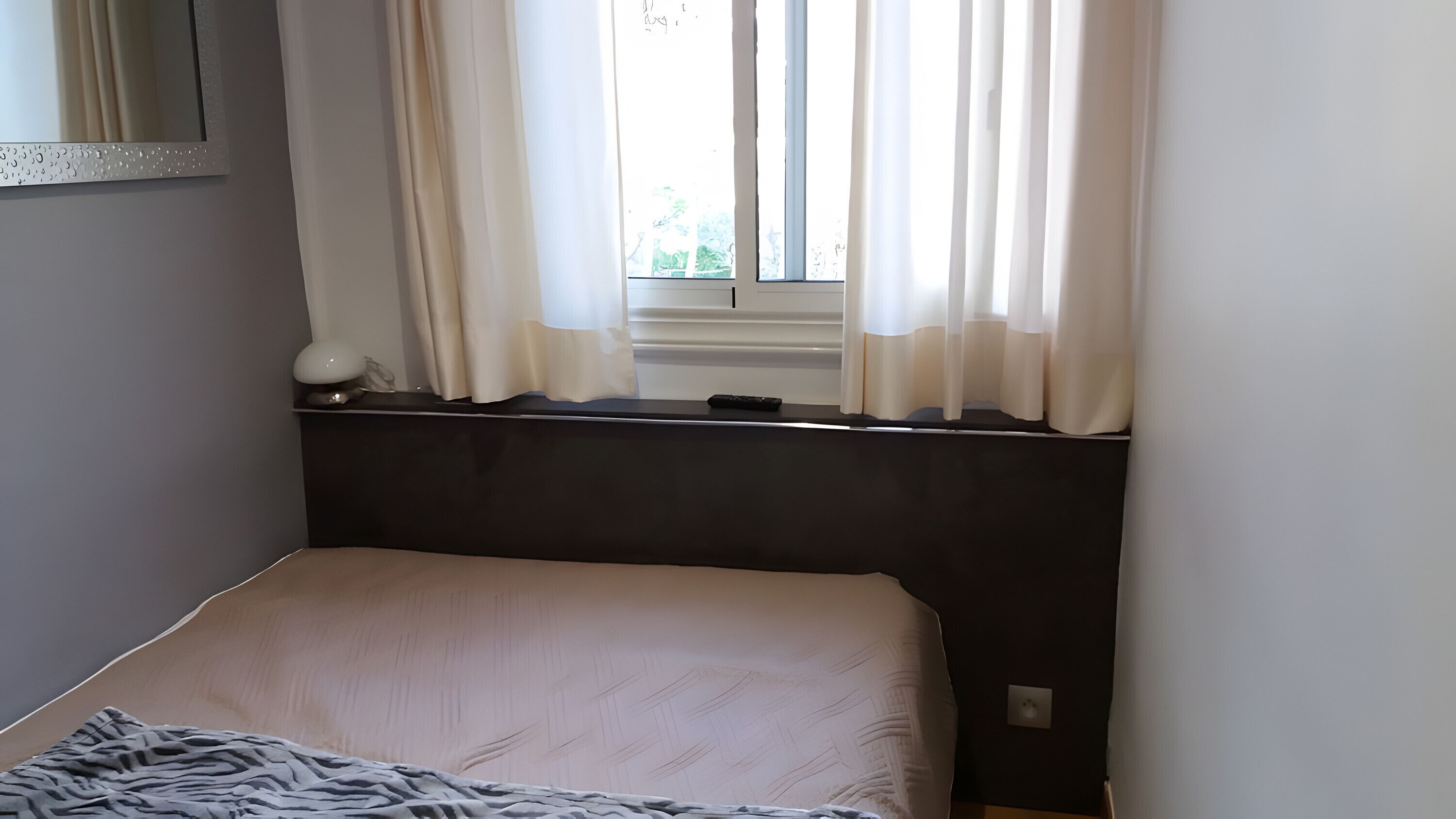 Strykjärn/strykbräda, wi-fi och sängkläder