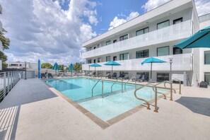 Pool - Amazing Downtown Condo w/ Pool and Free Parking (Nashville)