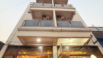 Bagian depan properti