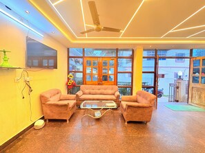 Living area - Bay inn Puri (Puri)