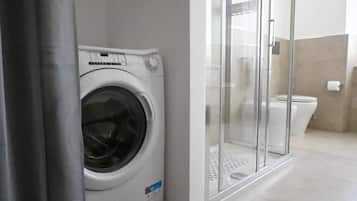 Dusche, Bidet, Handtücher