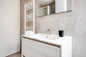 Douche, bidet