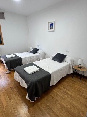 4 bedrooms, WiFi, bed sheets