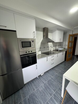 Private kitchen - PortoHome 1 |
House for groups on the Camino de Santiago! (Portomarín)