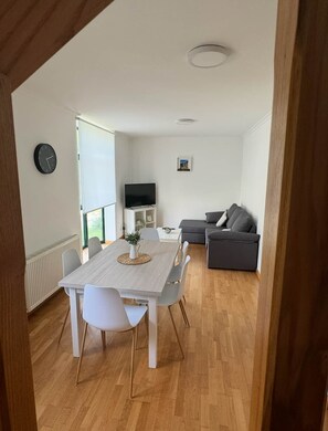 Dining - PortoHome 2 | Entire house ideal for groups on the Camino de Santiago! (Portomarín)