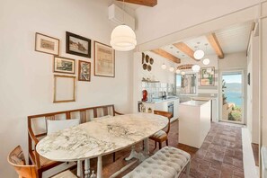 Dining - Luxury Penthouse – La Serra, LericiIn the heart of the La Serra hillside, poised between sky and sea, stands the Luxury Penthouse: an elegant residence offering a timeless experience in the Gulf of Poets.Its panoramic terrace, perfectly equipped for mo (Lerici)