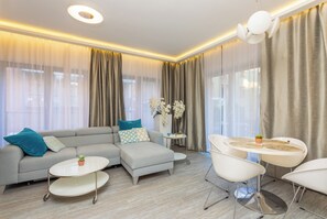 Apartament (2) | Ruang tamu | TV skrin rata 