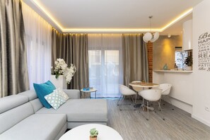 Apartament (2) | Living area - Apartamenty Sun & Snow Nowa Papiernia (Wrocław)