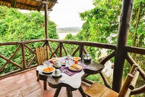 Outdoor dining - Serenada Eco Resort  (Mukono)