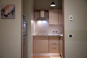 Refrigerador, microondas, parrilla de estufa y lavavajillas 