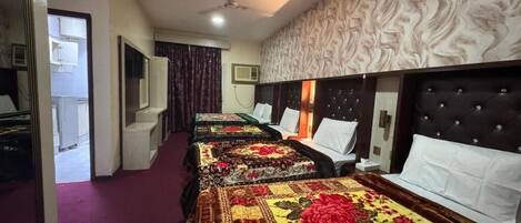 Deluxe Quadruple Room, City View