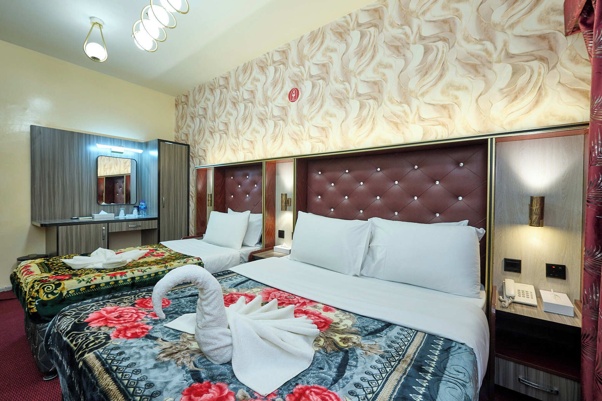 Bureau, espace de travail pour ordinateur portable