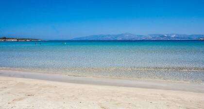 Beachfront Bocamviglies Room - Naoussa Aegean View