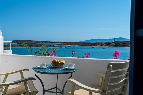 Beachfront Bocamviglies Room - Naoussa Aegean View
