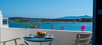 Beachfront Bocamviglies Room - Naoussa Aegean View