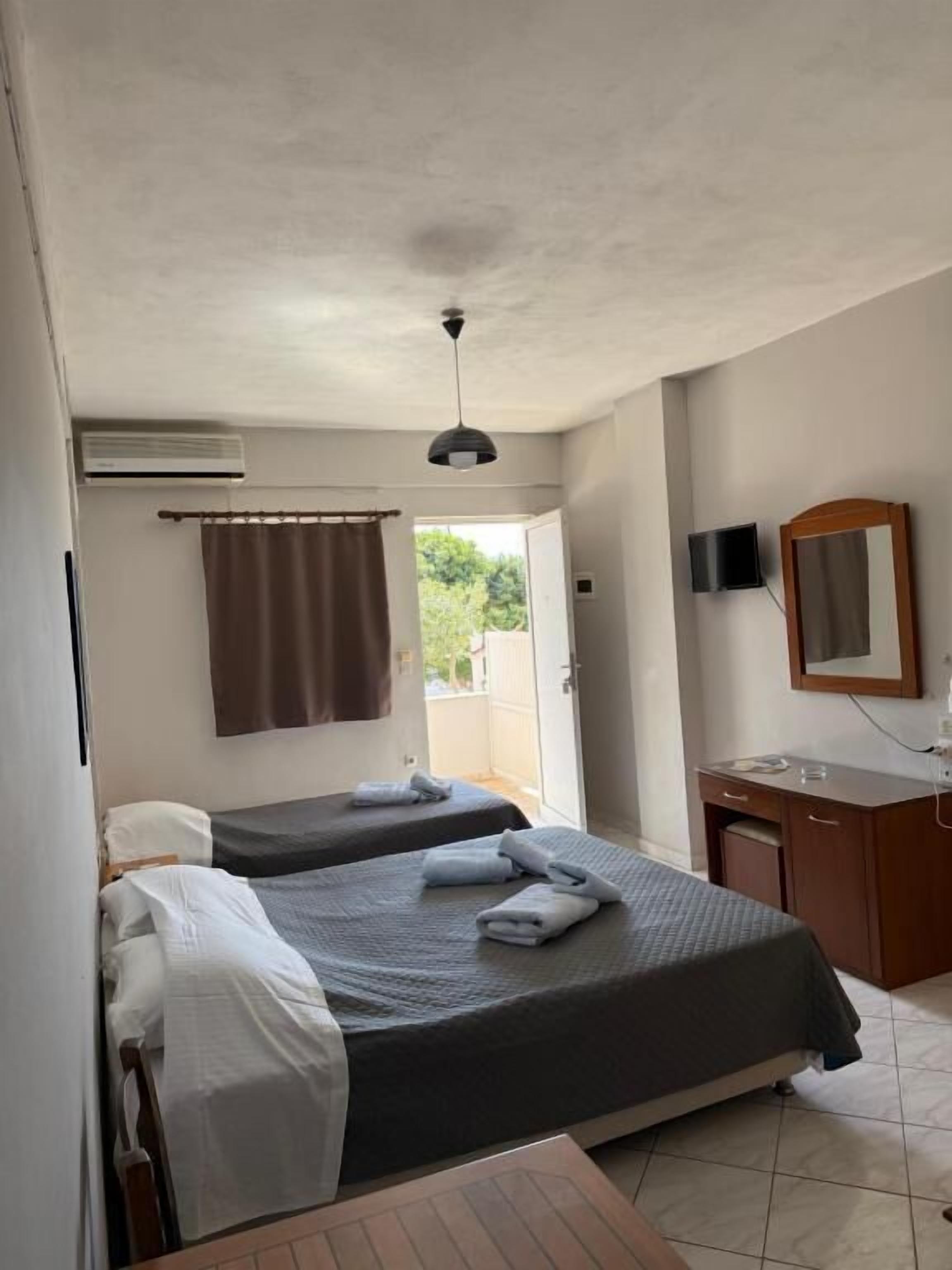 Triple Room, Balcony, Garden View