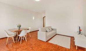 Interior - Il Paguro, in Lerici, is ideal for a relaxing seaside holiday.Located in a panoramic position, the accommodation offers comfort and tranquility for families or groups of up to 4 people.Key features:2 cozy bedroomsBright living roomEquipped kitchenPrivate (Lerici)