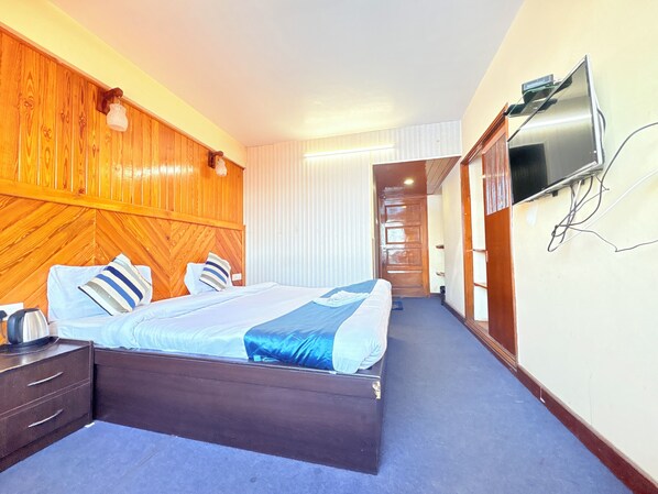 Deluxe Double Room, Mountain View | Desk, free WiFi - Hotel Valentino Darjeeling (Darjeeling)